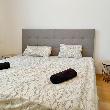90 M2 Maisonette With Free Parking Apartment Wina Bagian luar foto